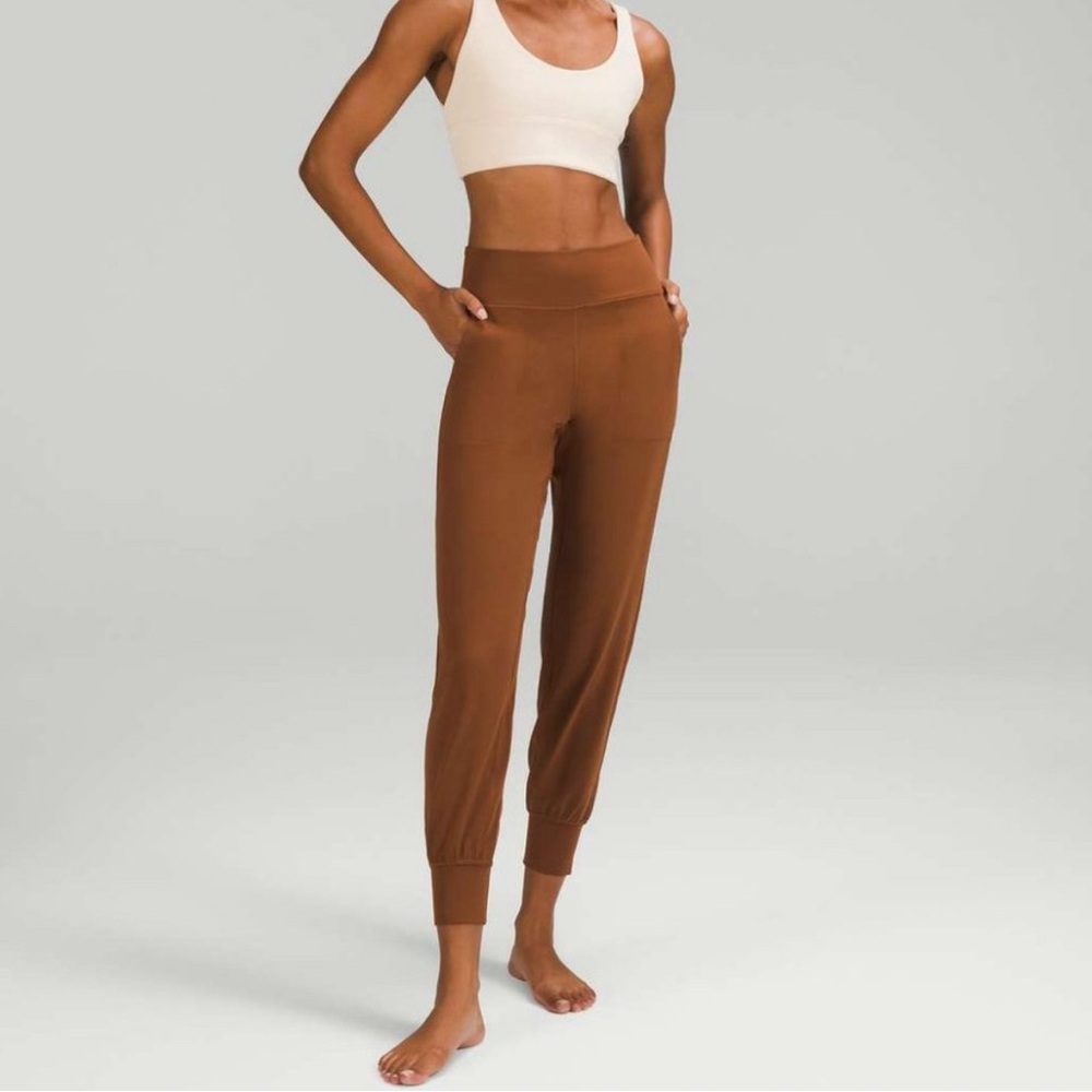 Lululemon joggers size 4 Brown